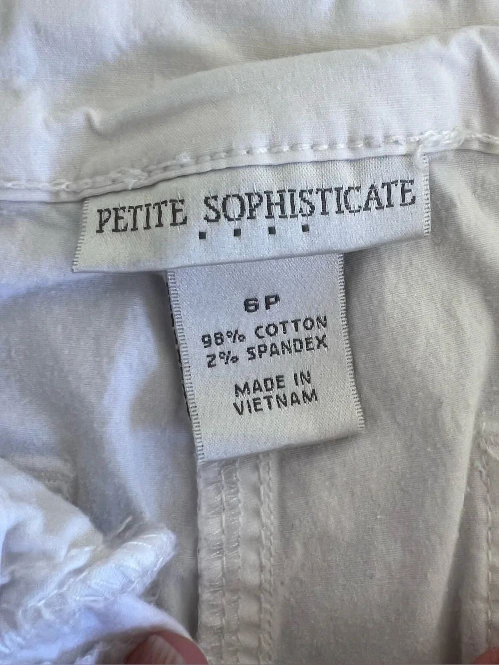 Petite Sophisticate White Capris with Button Flaps - Size 6P